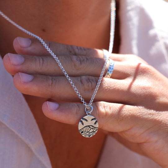Cove Necklace