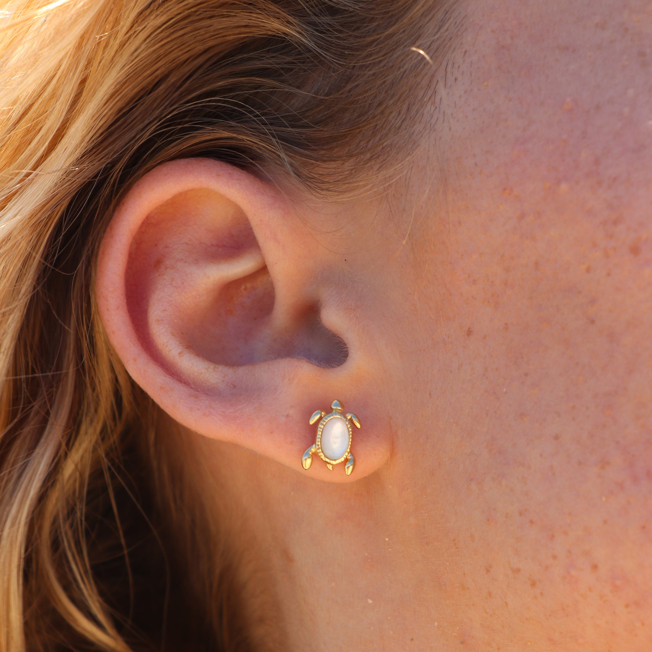 Sea Turtle Mother of Pearl Gold Stud