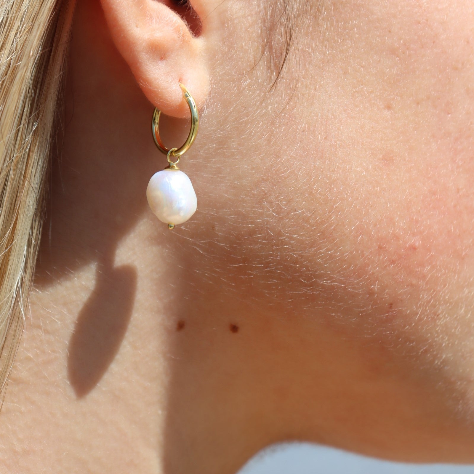 Tessa Freshwater Pearl Hoop Gold