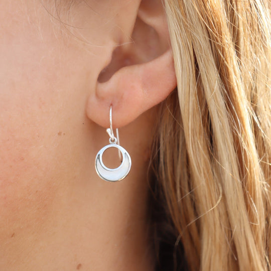 Clara Mother of Pearl Earring