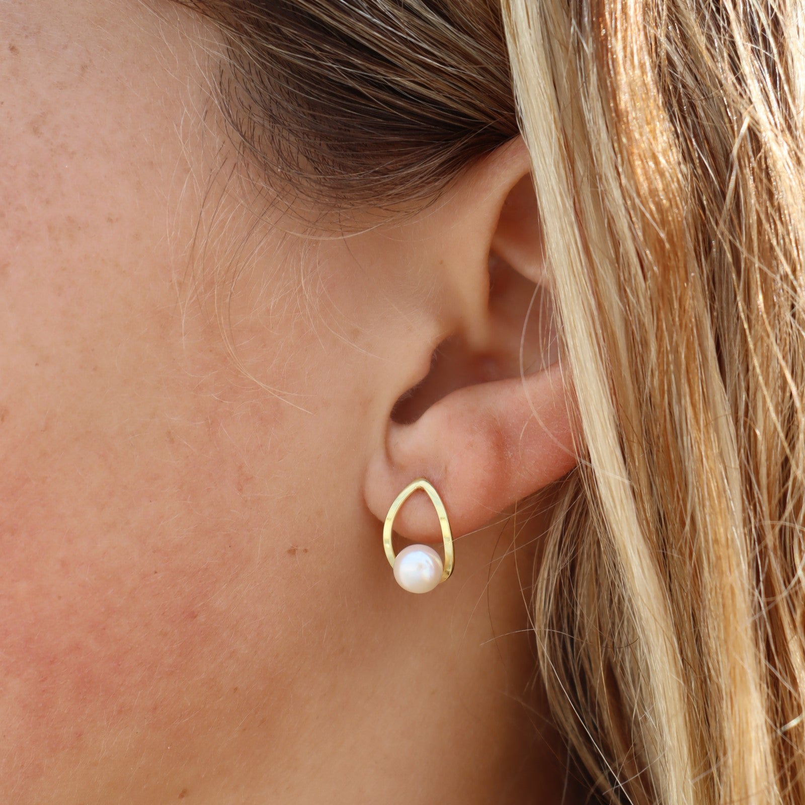 Milla Pearl Stud