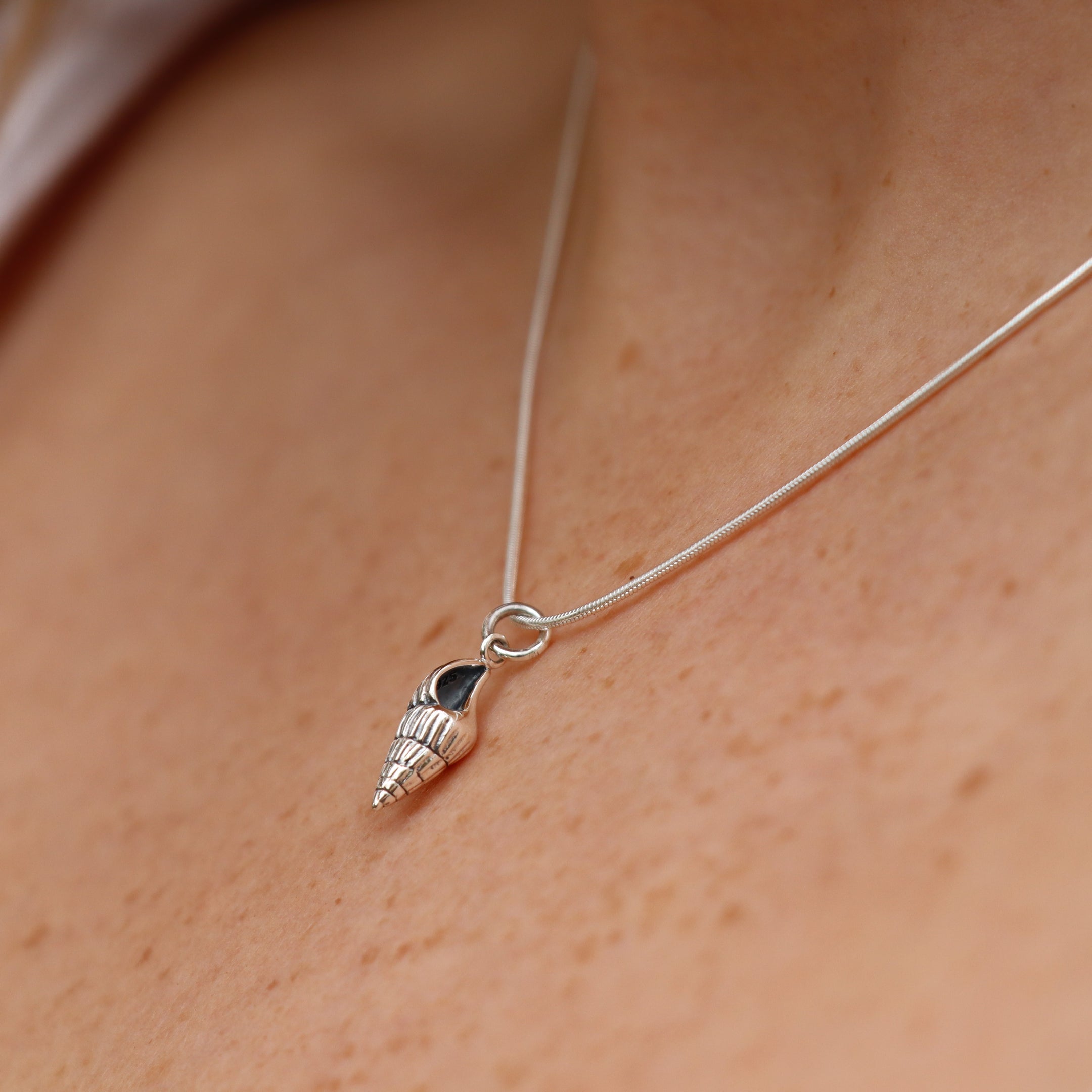 Tulip Shell Necklace WHOLESALE