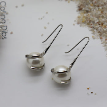 Drop Shell Pearl Earring Twist