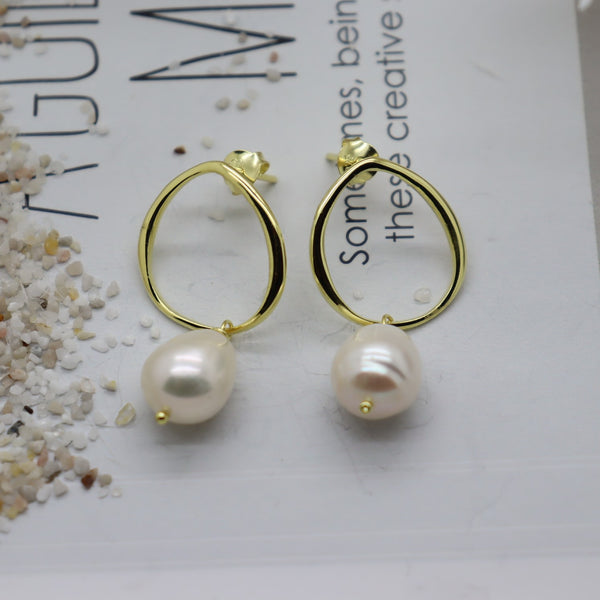 H and clearance m pearl earrings