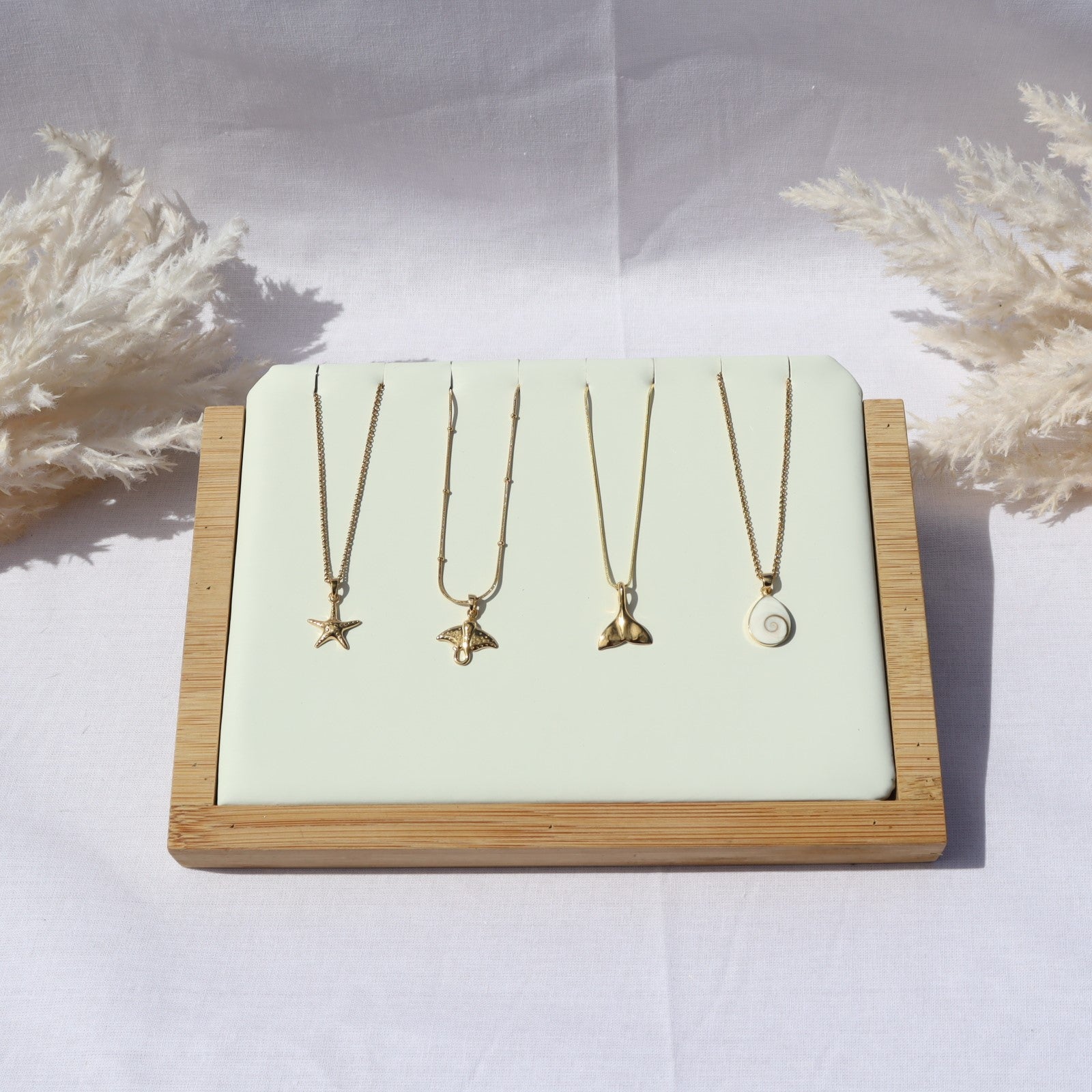 Bamboo White Pendant Display