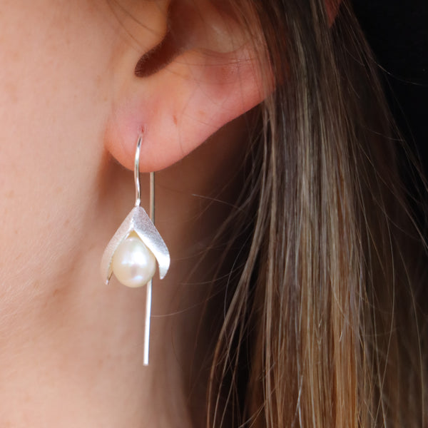 Tulip Pearl Earring Drop